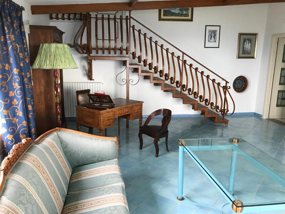 Resort Ferrara Villa Multa Quies Масса-Лубренсе Екстер'єр фото