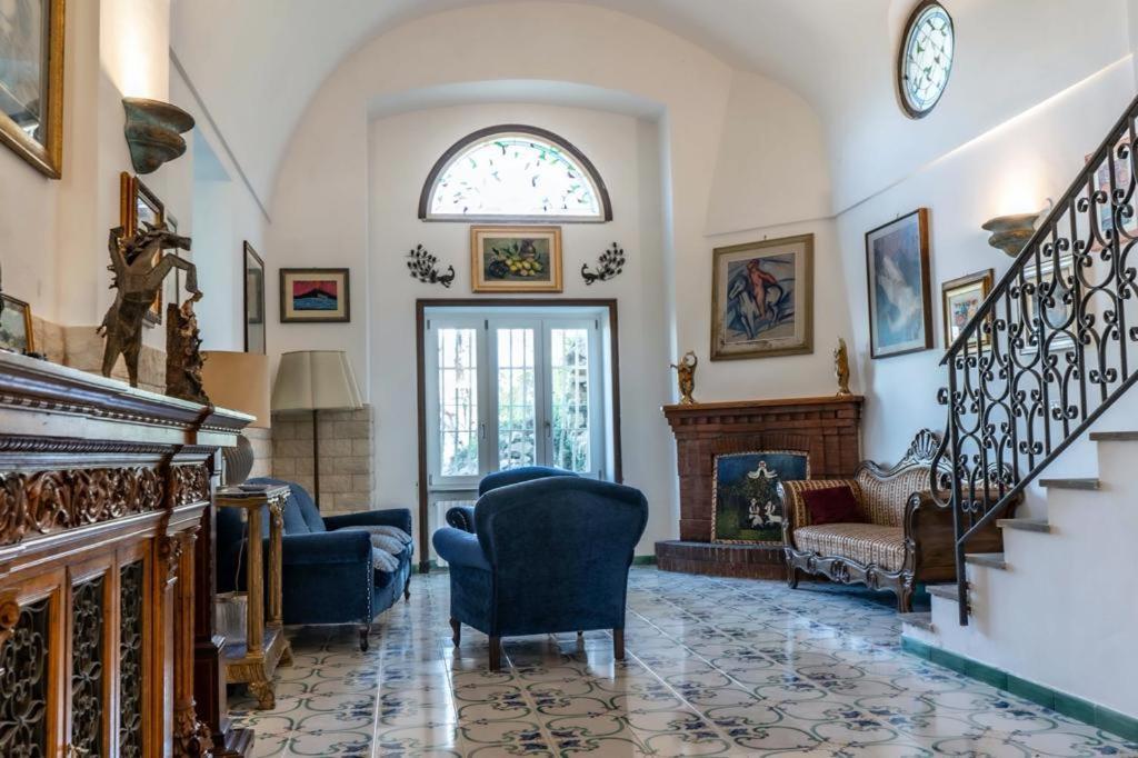 Resort Ferrara Villa Multa Quies Масса-Лубренсе Екстер'єр фото