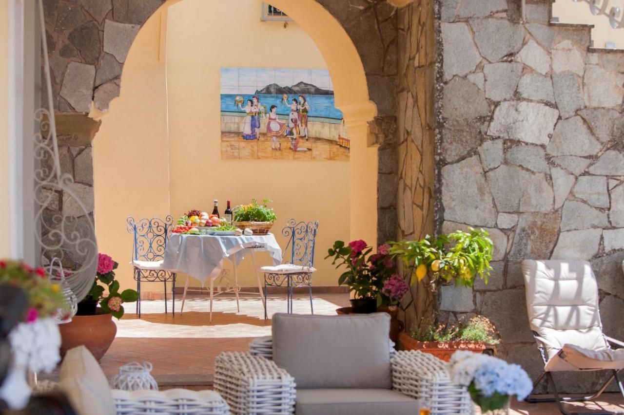 Resort Ferrara Villa Multa Quies Масса-Лубренсе Екстер'єр фото